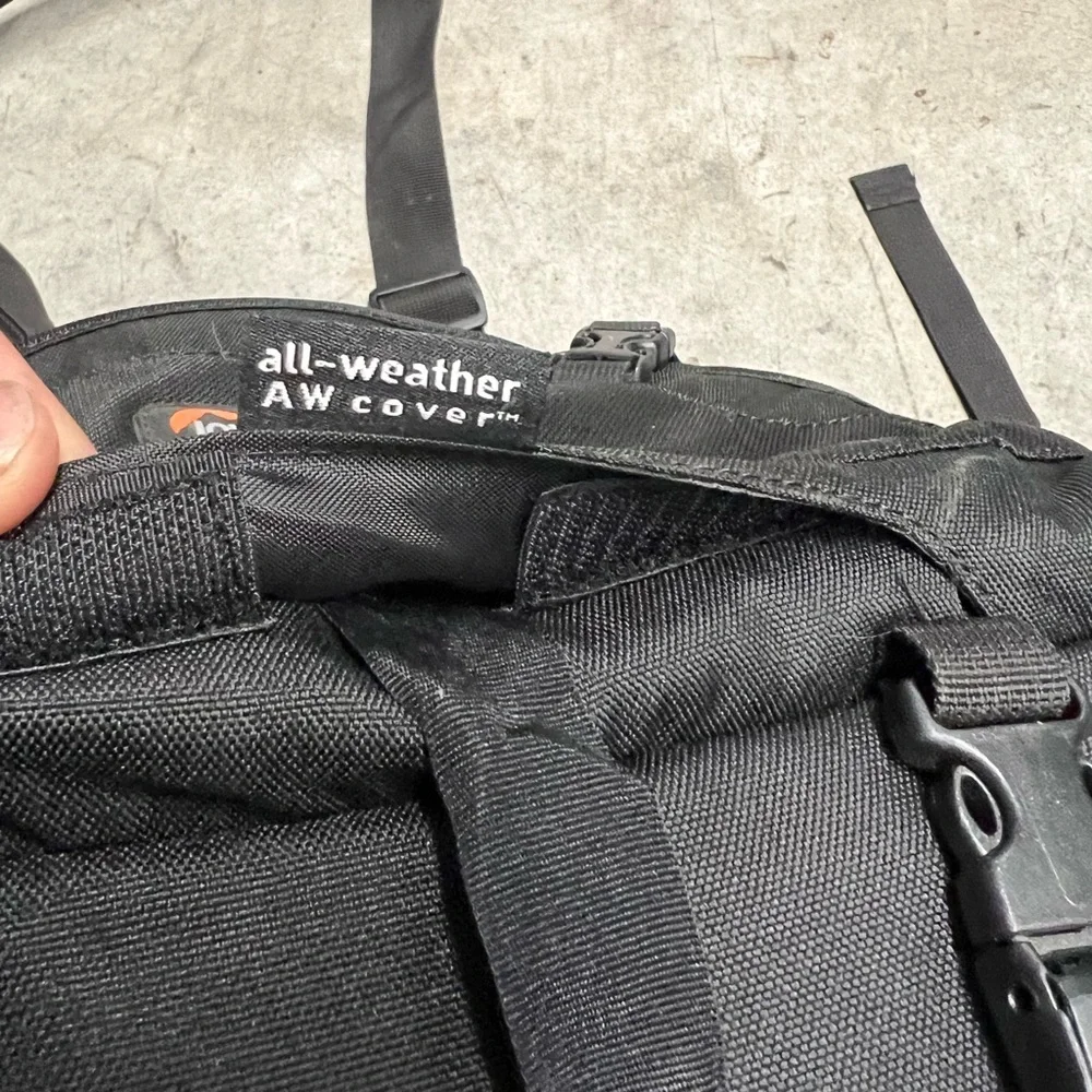 Black Lowepro Men's camera bag